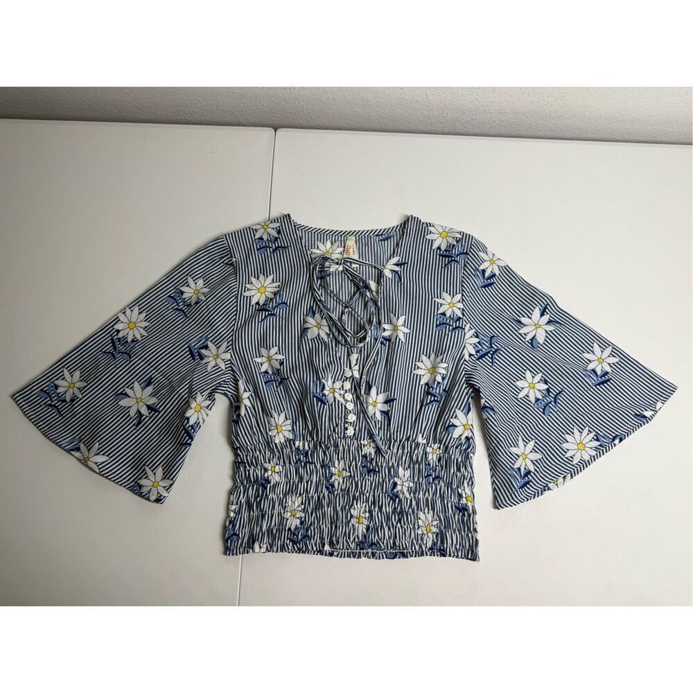 True Destiny Women’s Daisy Stripe Lightweight Bohemian Top Size S Smocked Waist